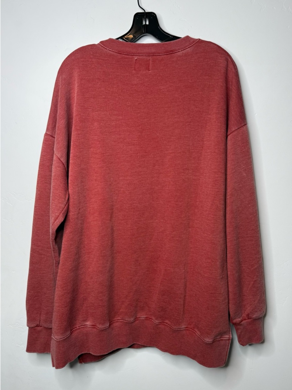 Women’s Washed Rust Pocket Sweatshirt with Horseshoe Detail - Picture 5 of 5